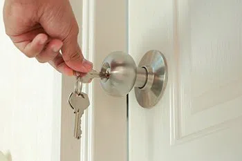 Affordable Locksmith Services, LLC Irvine, CA 949-610-0805 - keys-locked-in-car